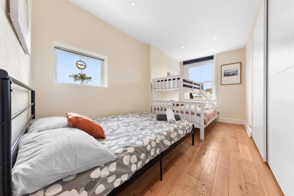 Spacious Sleep 11 With Terrace In Earls Court Ec99 Londres Exterior foto