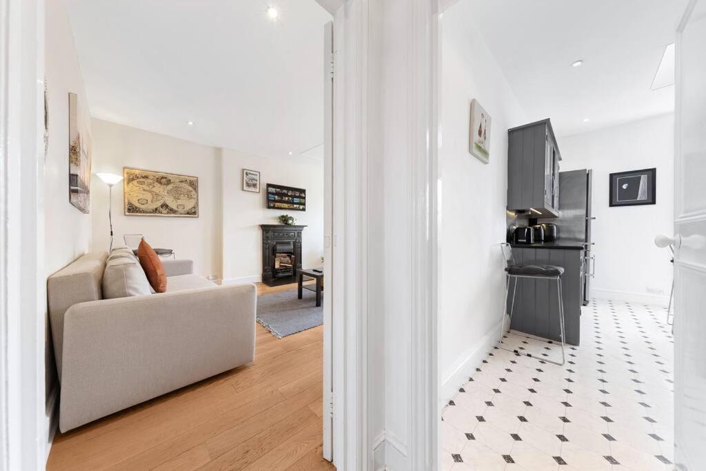 Spacious Sleep 11 With Terrace In Earls Court Ec99 Londres Exterior foto