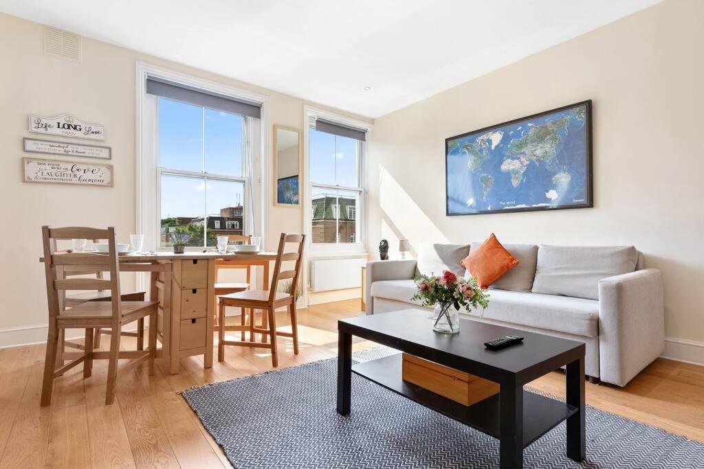 Spacious Sleep 11 With Terrace In Earls Court Ec99 Londres Exterior foto